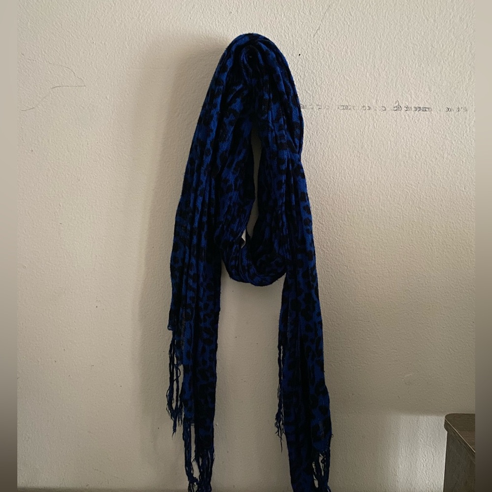 Women’s leopard print scarf